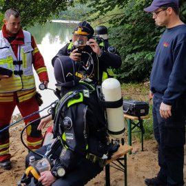 Taucher-Einsatz an der Großen Tonkuhle in Itzehoe Taucher-Einsatz an der Großen Tonkuhle in Itzehoe