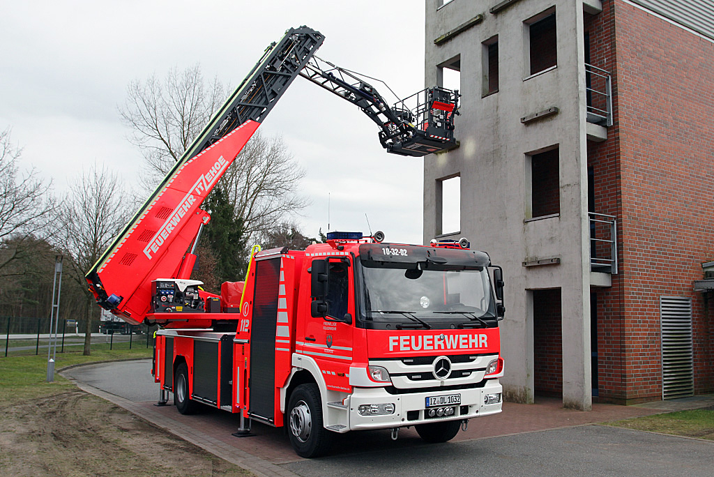 Drehleiter (DLK 23/12) – Freiwillige Feuerwehr Itzehoe